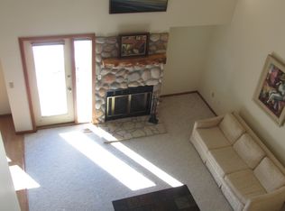 4128 Meadowlark Ln, Eagan, MN 55122