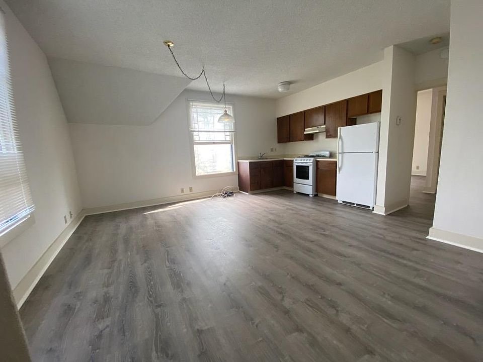 2nd image of 1511 Bath St #3