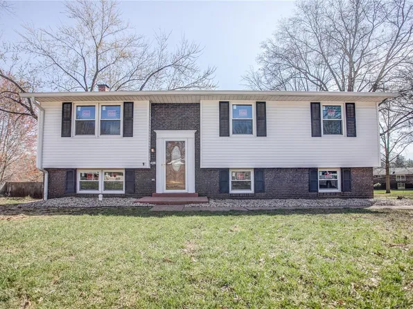 5311 Boy Scout Ln, Godfrey, IL 62035