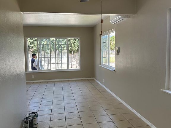 5th image of 647 Loranne Ave