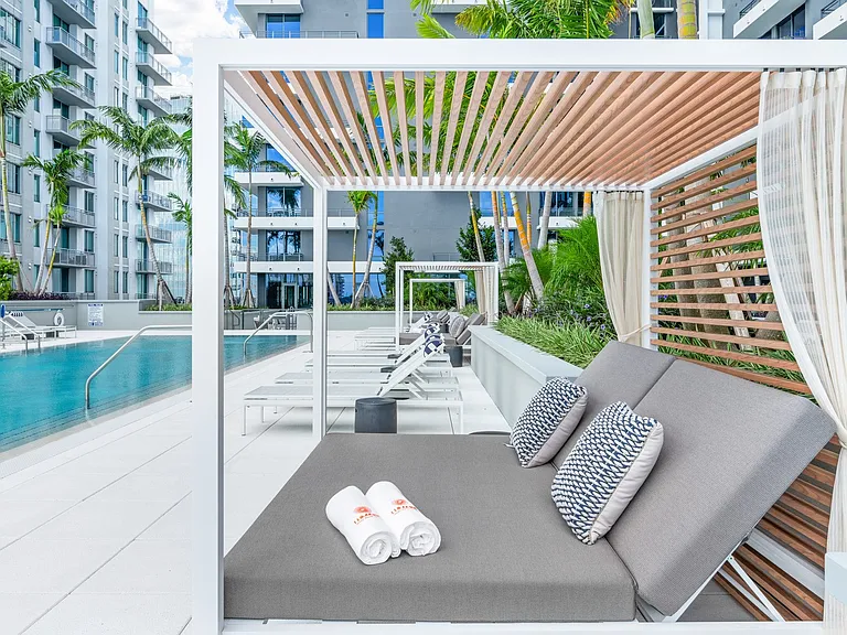 Lumaire West Palm Beach — Photo 36