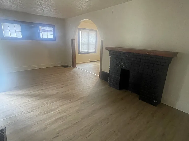 155-157 E Judson Ave — Photo 16