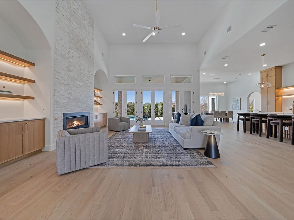 1st image of 323 Longview Pl