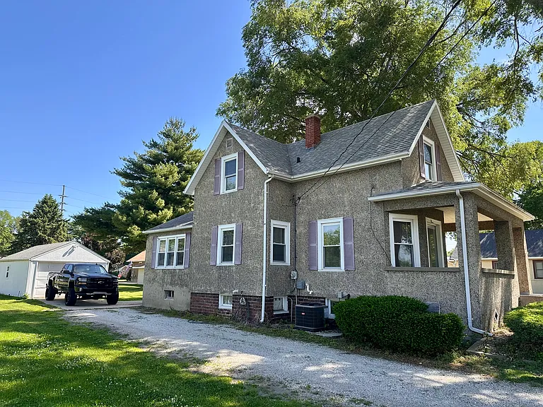 2529 Pearl St — Photo 2