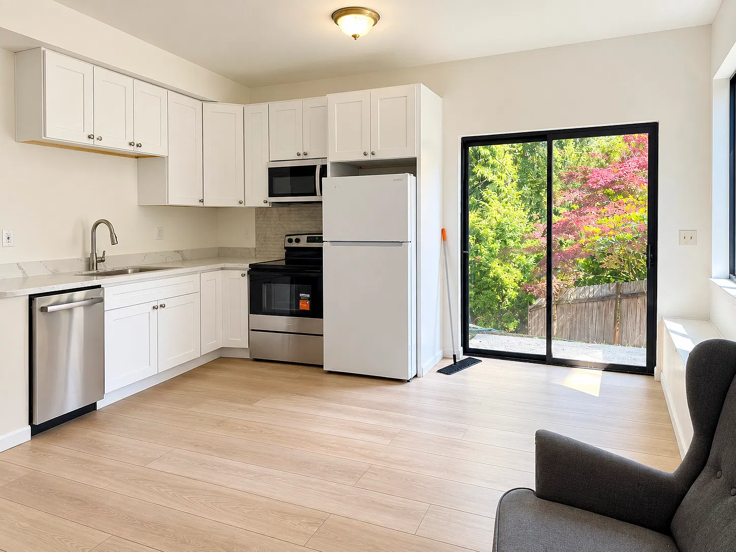 1 bed, 700 sqft, $1,500 — Photo 2