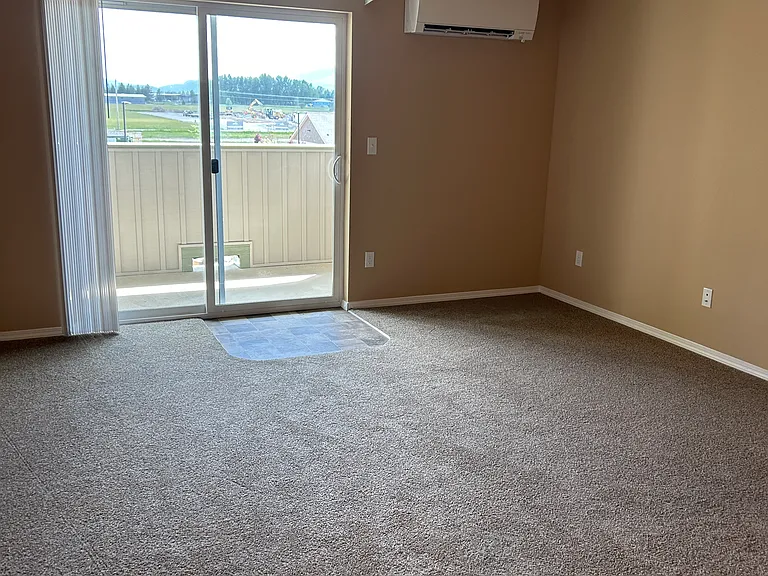 Samuelson Place Apartments — Photo 19