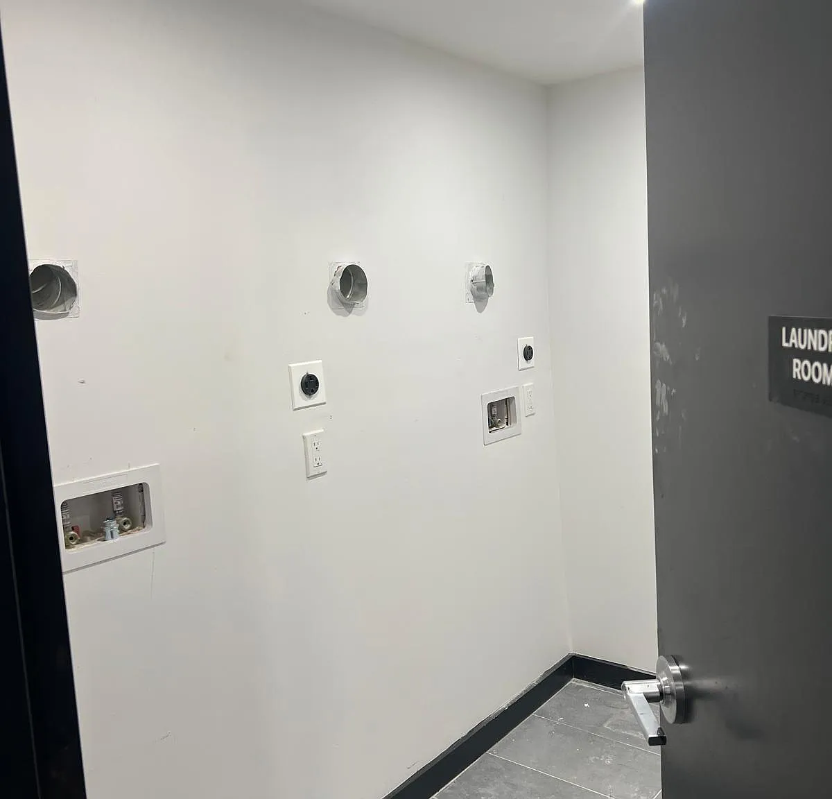 2 bed, 800 sqft, $3,058 — Photo 4