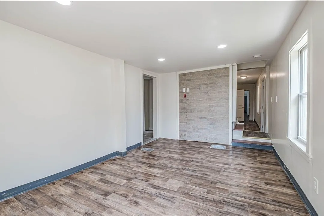 178 Main St — Photo 3