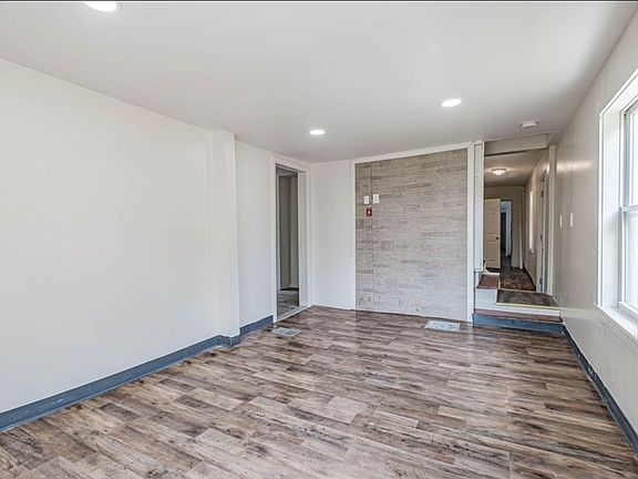 3rd image of 178 Main St