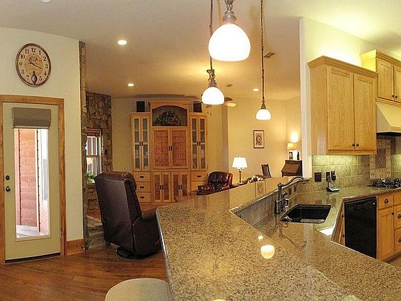 4th image of 4209 Carlisle Ct