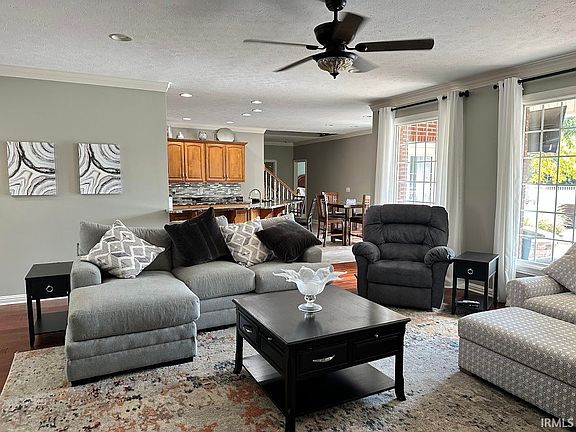 3rd image of 4033 Sherri Lee Ln