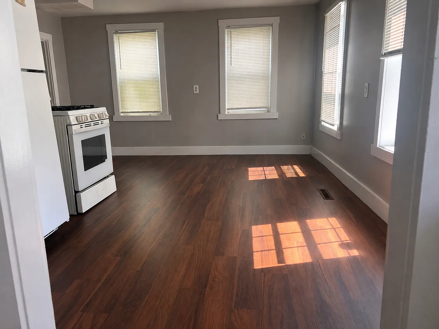 1042 Douglas Ave — Photo 3