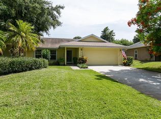 315 10th St SW, Vero Beach, FL 32962