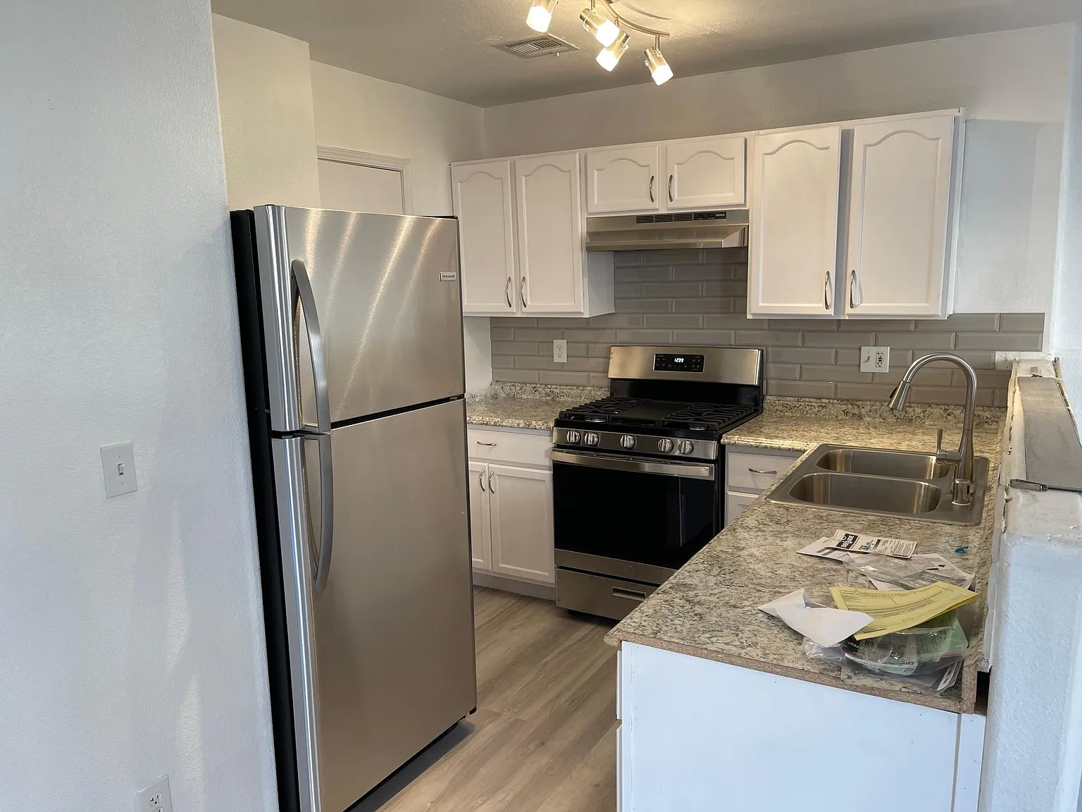 3 bed, 2.5 bath, 1250 sqft, $1,725 — Photo 3