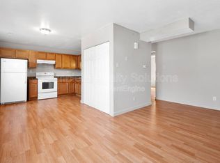 318 Mount Everest Dr APT B, Fenton, MO 63026