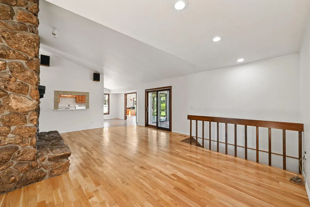 Building Photo - 7540 S Reed Ct