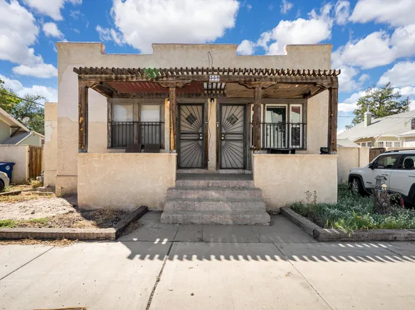 309 9th St SW, Albuquerque, NM 87102