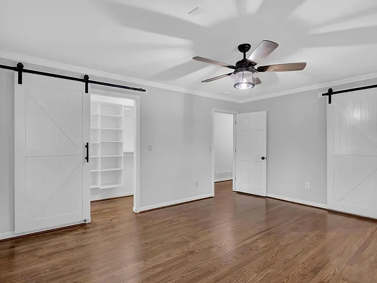 310 Clear Spring Ct — Photo 10