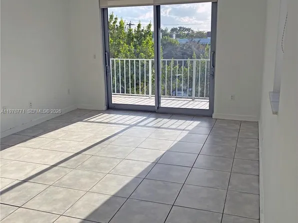 650 NE 64th St, Miami, FL
