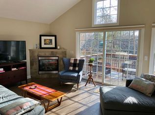 858 Bluff Creek Dr, Grand Haven, MI 49417
