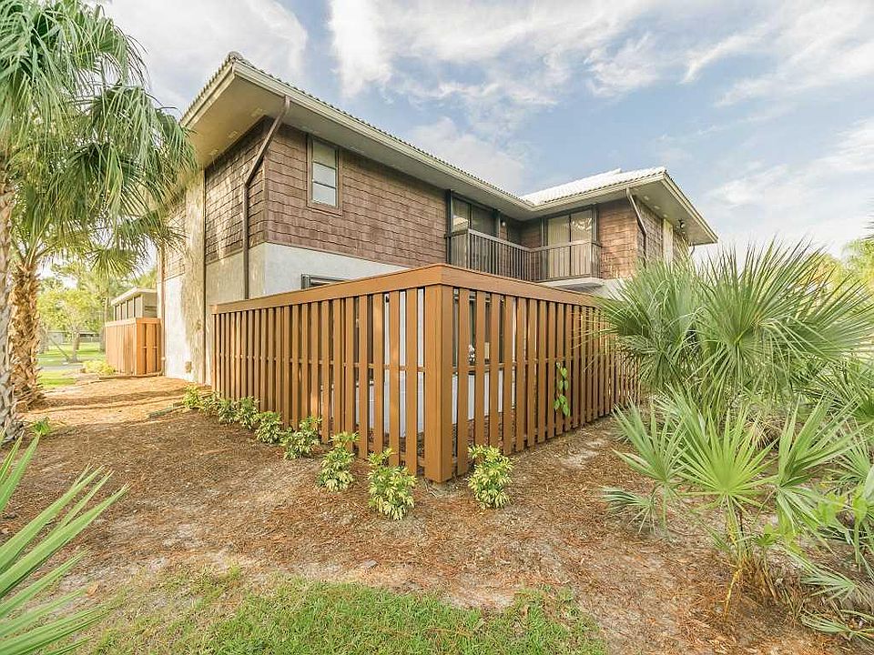 1st image of 104 SE Camelot Gardens Boulevard #D