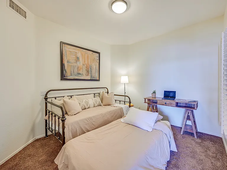 1681 W Crescent Way — Photo 12