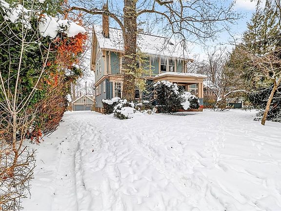 3rd image of 1798 Middlehurst Rd