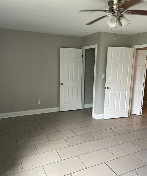 7810 N Coronet Ct — Photo 3