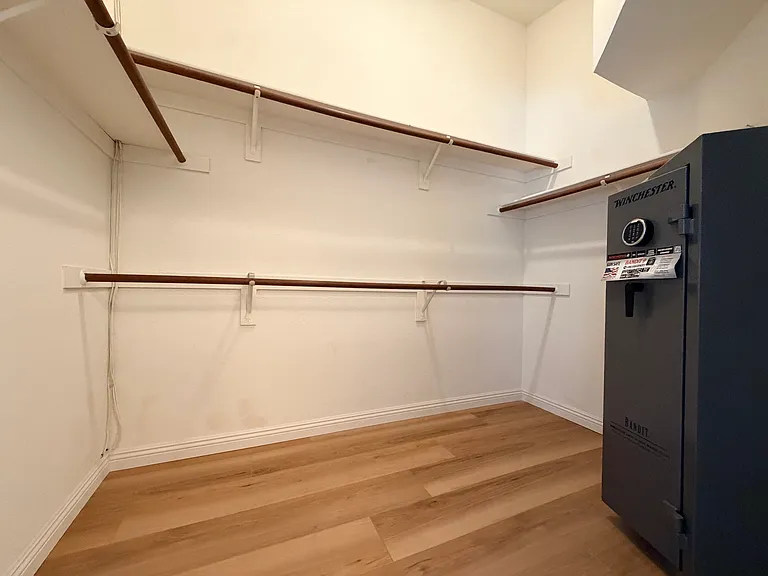 5525 Green Hollow Ln — Photo 17