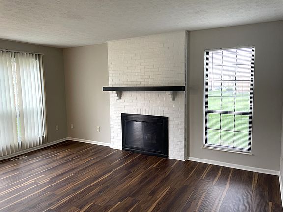 3rd image of 3346 Edgebrook Dr