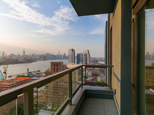 321 Wythe Avenue image 1 of 29