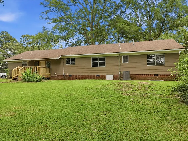 210 Mount Salus Rd — Photo 36