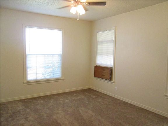 5th image of 5829 Calmont Ave