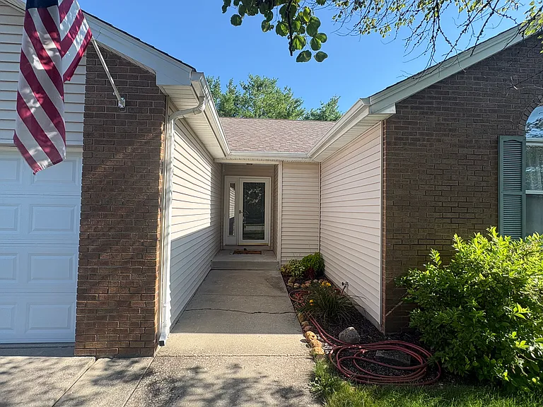2730 Cedar Ridge Dr — Photo 2