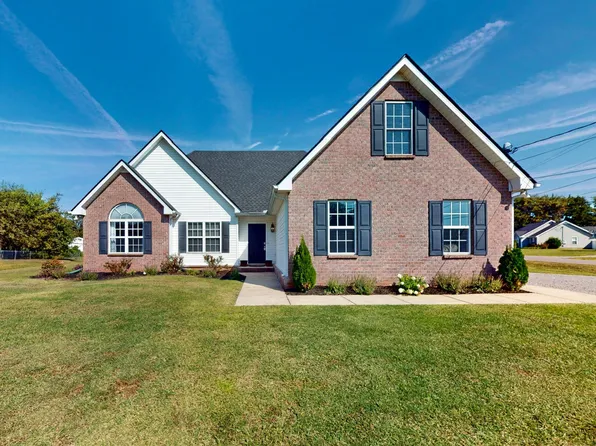 902 Fall Creek Dr, Murfreesboro, TN 37129