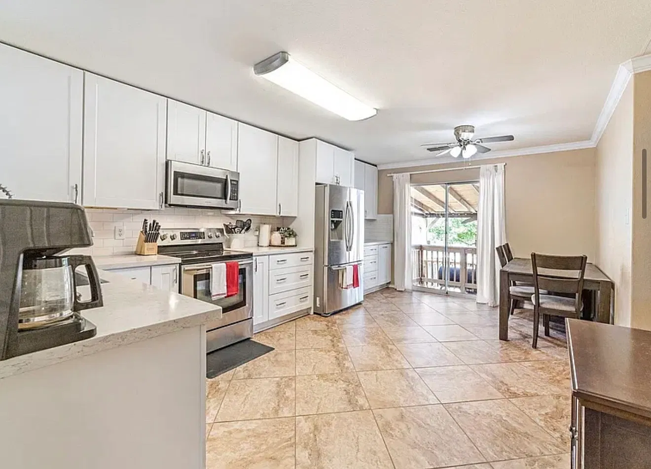 4 bed, 1948 sqft, $2,200 — Photo 4