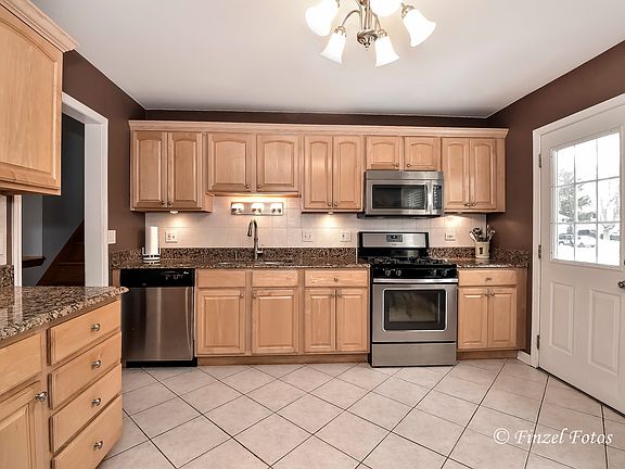 3rd image of 759 E Stark Dr