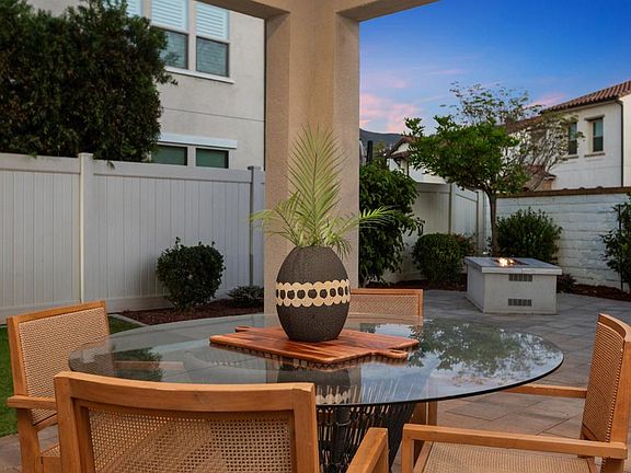 4th image of 208 Garnet Way