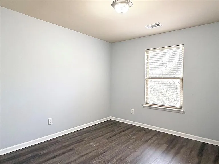 3712 Brockenhurst Dr — Photo 4