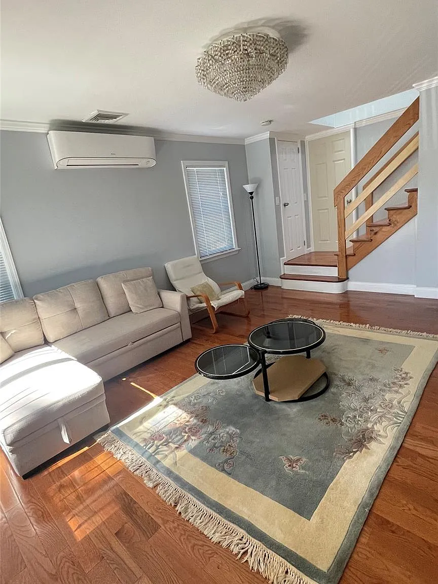 4 bed, 3.0 bath, 1632 sqft, $5,500 — Photo 3