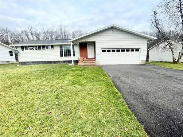 5943 Smith Rd, North Syracuse, NY 13212
