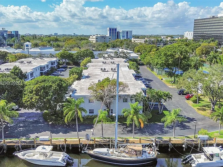 6273 Bay Club Dr #2 — Photo 20