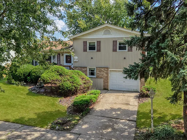 5809 Orange Ln, Oak Forest, IL 60452