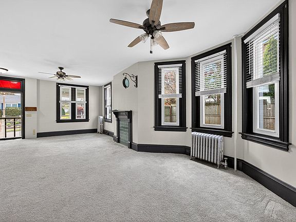 5th image of 321 Walnut St
