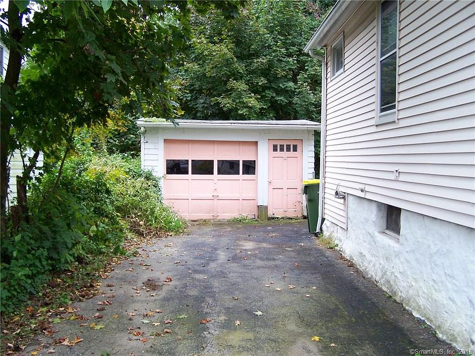 2nd image of 119 Ledgeside Ave