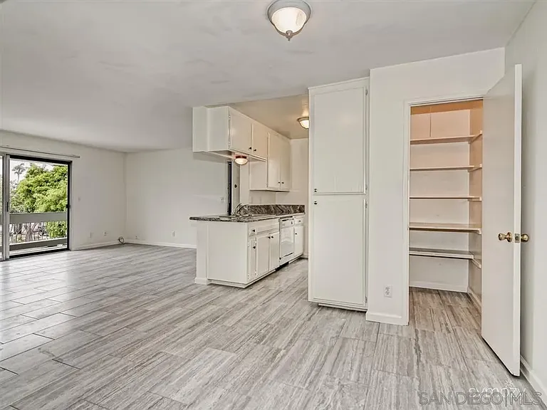 962 Loring St #2B — Photo 5