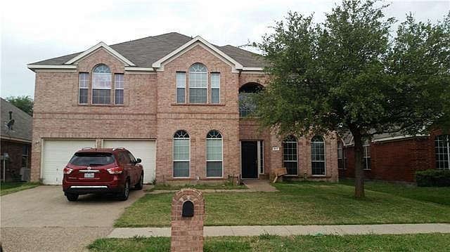 1st image of 817 Mulberry Ln