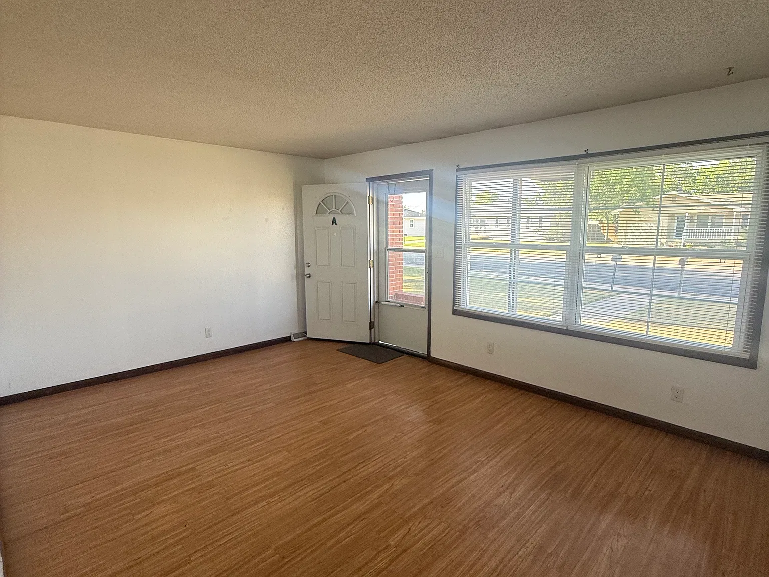 2 bed, $950 — Photo 4