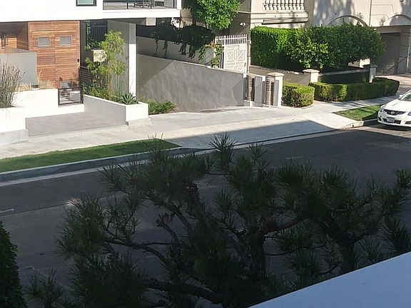 Bldgs opposite on North Swall