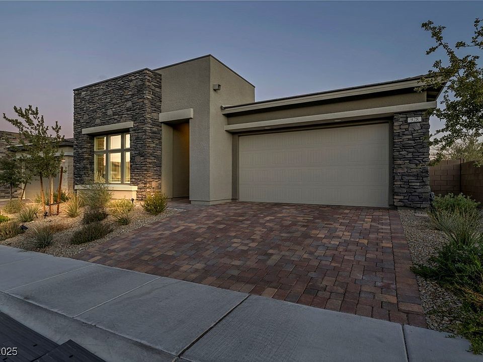 1st image of 928 Calluna Hills Ln
